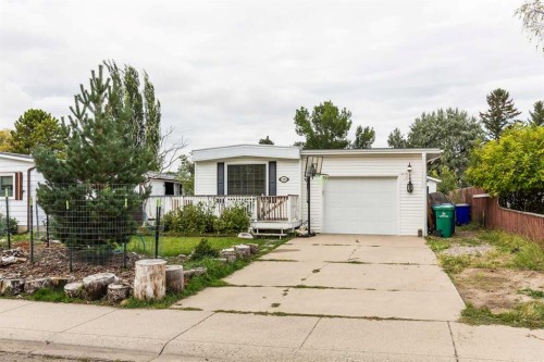 135 Dalhousie Court WEST Lethbridge, AB T1K 4C8
