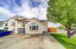 198 Cougar Way NORTHLethbridge, AB T1H 6P4