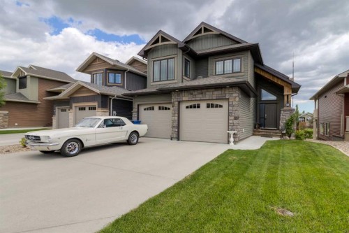 140 Blackwolf Way NORTH Lethbridge, AB T1H 6V9