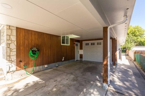 1301 17 Avenue South, Lethbridge, AB 