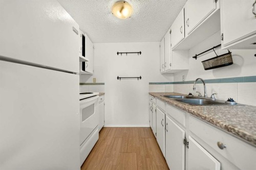 53-55 Lemoyne Crescent West, Lethbridge, AB 