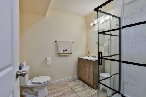 832 Silkstone Close West, Lethbridge, AB 