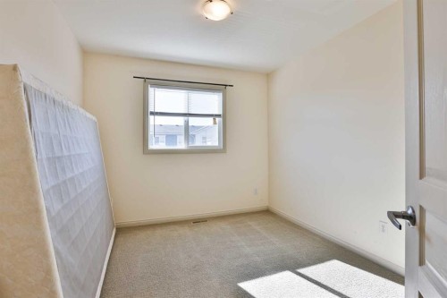 832 Silkstone Close West, Lethbridge, AB 