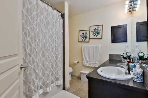 832 Silkstone Close West, Lethbridge, AB 