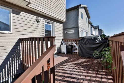 832 Silkstone Close West, Lethbridge, AB 