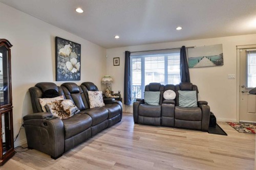 832 Silkstone Close West, Lethbridge, AB 