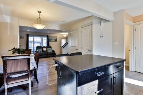 832 Silkstone Close West, Lethbridge, AB 