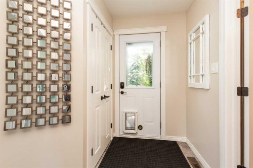 115 Iroquois Crescent West, Lethbridge, AB 