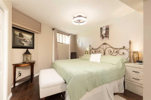 115 Iroquois Crescent West, Lethbridge, AB 