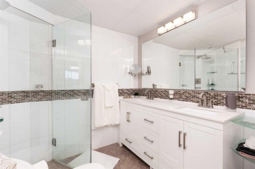 115 Iroquois Crescent West, Lethbridge, AB 