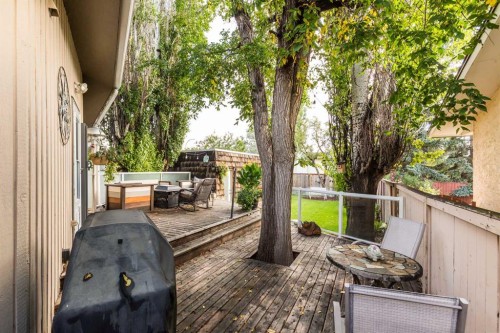 115 Iroquois Crescent West, Lethbridge, AB 
