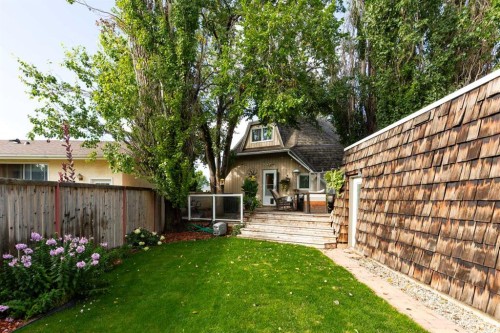 115 Iroquois Crescent West, Lethbridge, AB 