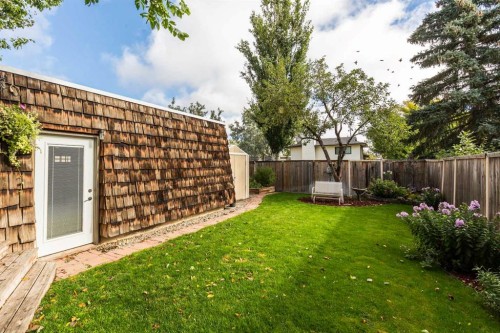 115 Iroquois Crescent West, Lethbridge, AB 