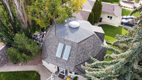 115 Iroquois Crescent West, Lethbridge, AB 