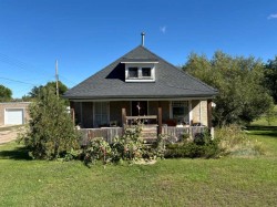 101 3 Street Warner, AB T0K 2L0