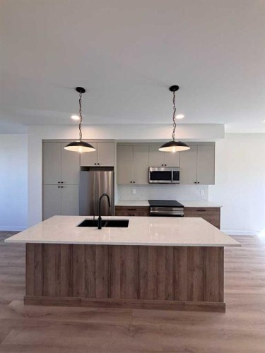 2815 16 Avenue , Coaldale, AB T1M 0G9 5