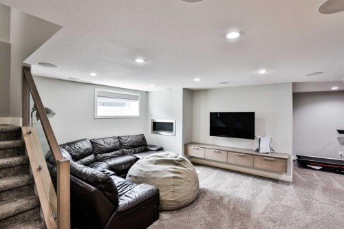 220 Canyon Estates Way West, Lethbridge, AB 