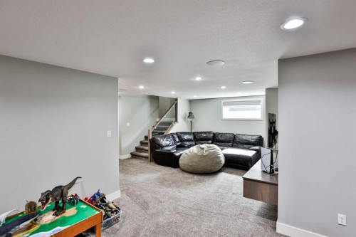 220 Canyon Estates Way West, Lethbridge, AB 