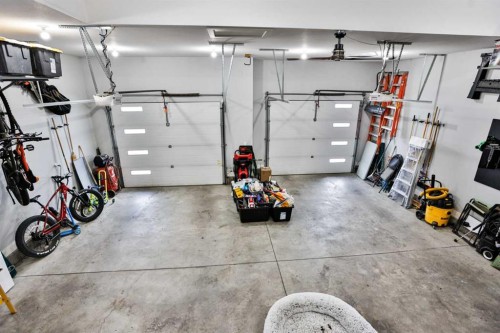 220 Canyon Estates Way West, Lethbridge, AB 