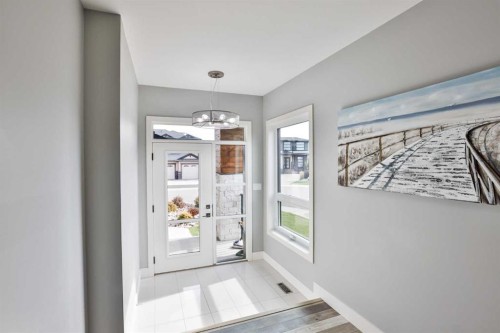 220 Canyon Estates Way West, Lethbridge, AB 