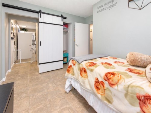 150 N 250 W, Raymond, AB 