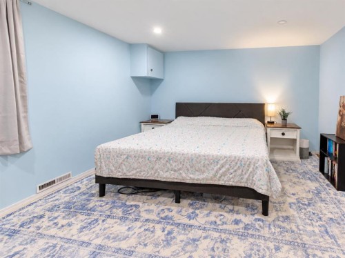 150 N 250 W, Raymond, AB 