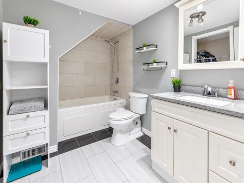 150 N 250 W, Raymond, AB 