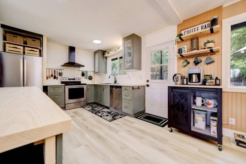 609 230 Street, Hillcrest, AB 