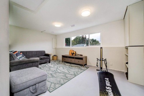 609 230 Street, Hillcrest, AB 