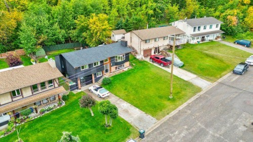 609 230 Street, Hillcrest, AB 