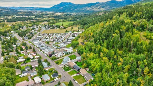 609 230 Street, Hillcrest, AB 