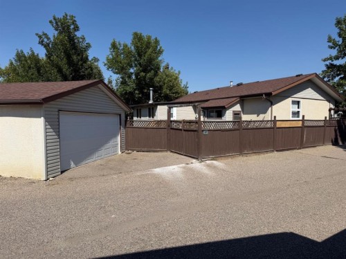 97 Greenview Close North, Lethbridge, AB 