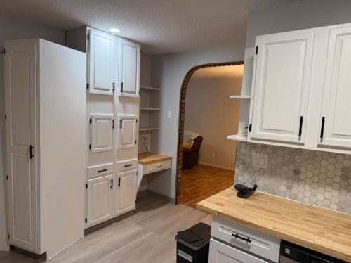 97 Greenview Close North, Lethbridge, AB 