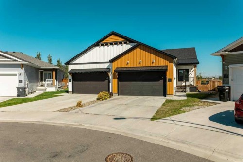 4621 26 Avenue South, Lethbridge, AB 