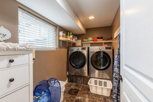 339 2 Avenue East, Cardston, AB 