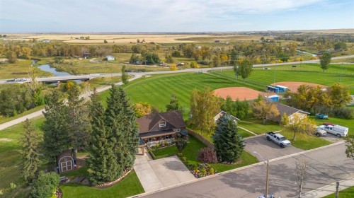 339 2 Avenue East, Cardston, AB 
