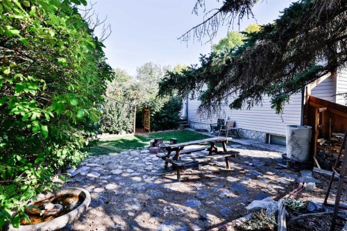 731 14 Street North, Lethbridge, AB 
