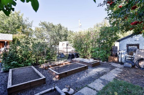 731 14 Street North, Lethbridge, AB 