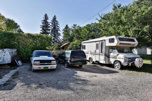 731 14 Street North, Lethbridge, AB 