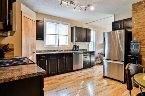 731 14 Street North, Lethbridge, AB 