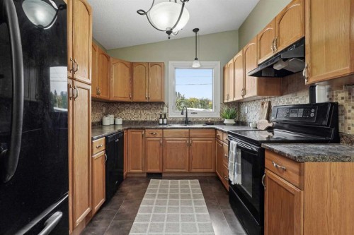 2811 13 Avenue South, Lethbridge, AB 