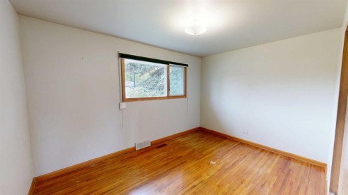 518 11 Street North, Lethbridge, AB 