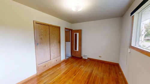 518 11 Street North, Lethbridge, AB 