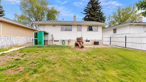 518 11 Street North, Lethbridge, AB 