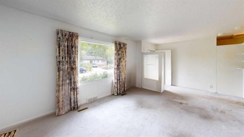 518 11 Street North, Lethbridge, AB 