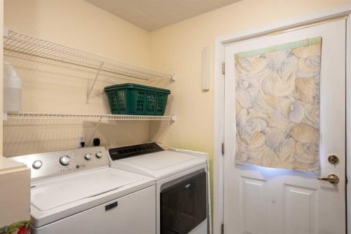 1207 41 Avenue North, Lethbridge, AB 