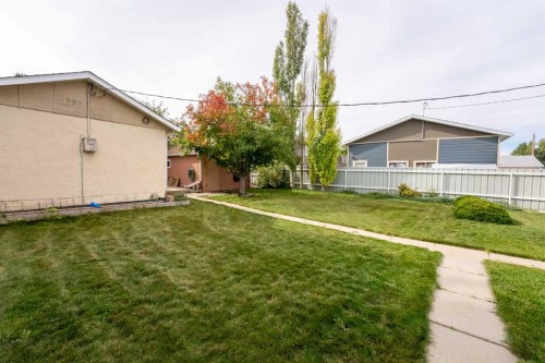 1207 41 Avenue North, Lethbridge, AB 