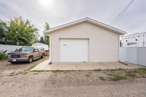 1207 41 Avenue North, Lethbridge, AB 