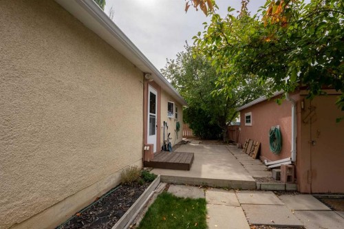 1207 41 Avenue North, Lethbridge, AB 