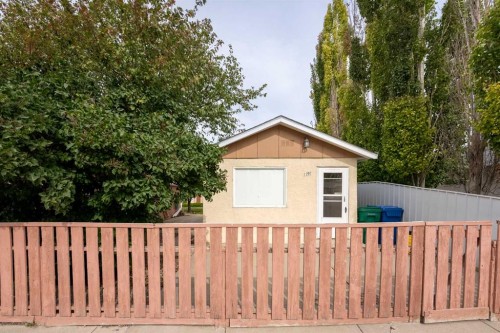 1207 41 Avenue North, Lethbridge, AB 